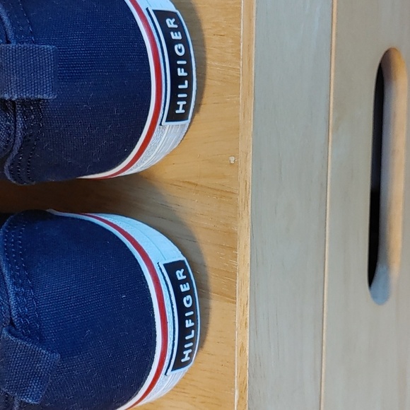 🌻BOY'S PREPPY TOMMY HILFIGER SNEAKERS - Picture 4 of 10